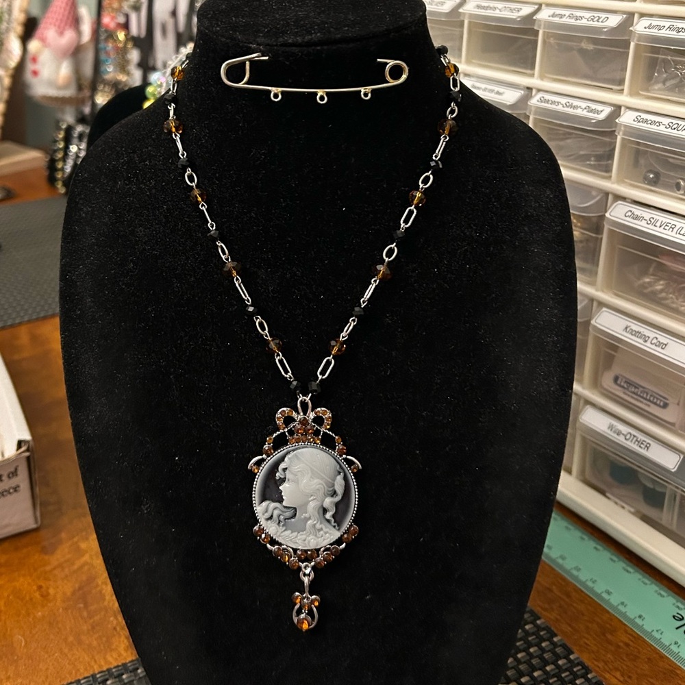 Hand Crafted Cameo Necklace with Brown and Black Crystals - Picture 5 of 7